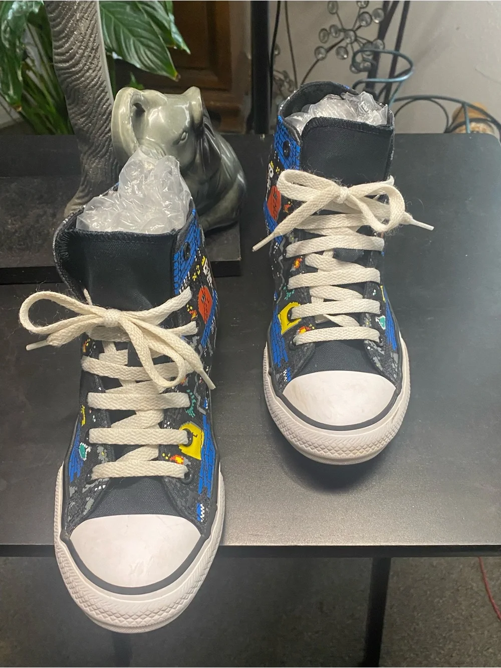 Converse Kids Black Space Print gamer High-Top Sneakers with White Laces. Size 3